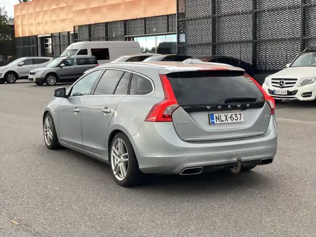 Harmaa Farmari, Volvo V60 – NLX-637