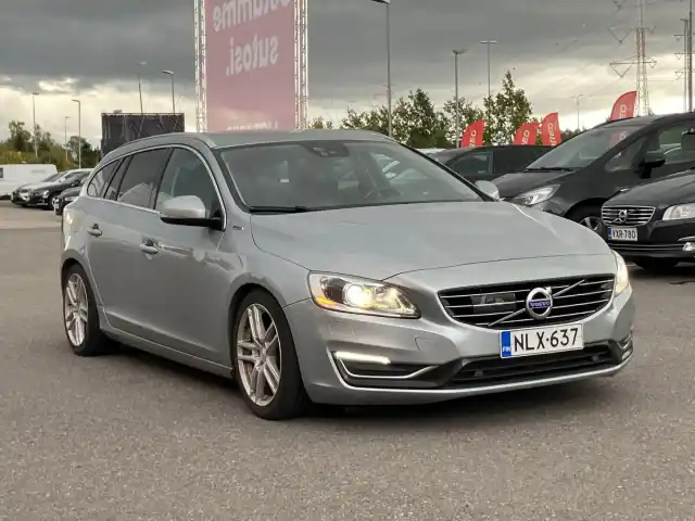 Harmaa Farmari, Volvo V60 – NLX-637