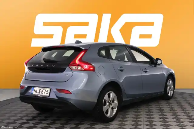 Sininen Viistoperä, Volvo V40 – NLX-675