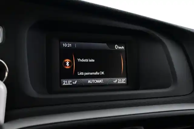 Sininen Viistoperä, Volvo V40 – NLX-675