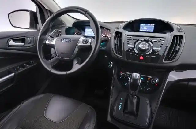 Musta Maastoauto, Ford Kuga – NLY-179
