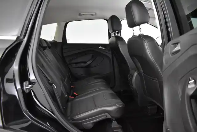 Musta Maastoauto, Ford Kuga – NLY-179