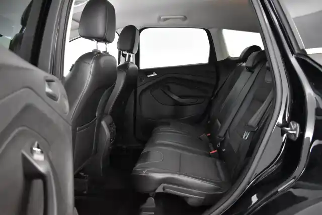 Musta Maastoauto, Ford Kuga – NLY-179