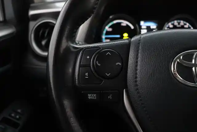 Musta Maastoauto, Toyota RAV4 – NLY-182