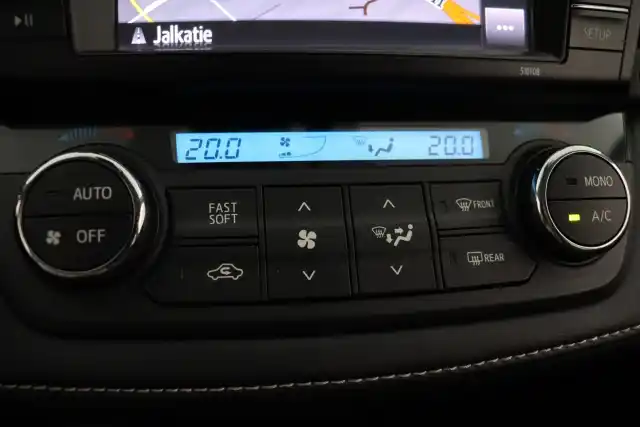 Musta Maastoauto, Toyota RAV4 – NLY-182