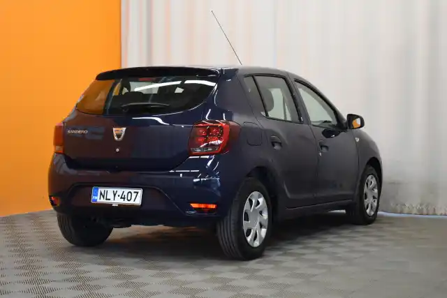 Sininen Viistoperä, Dacia Sandero – NLY-407