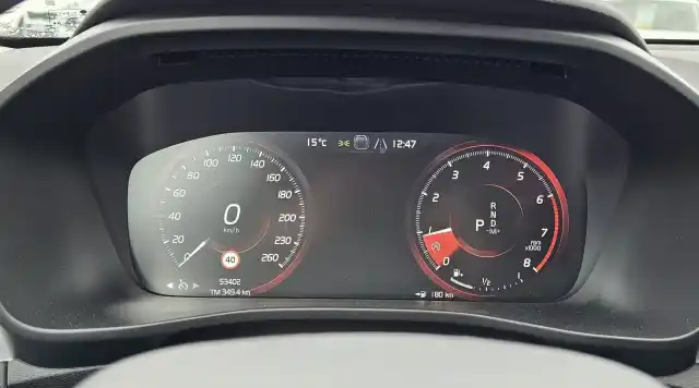 Musta Maastoauto, Volvo XC40 – NLY-455