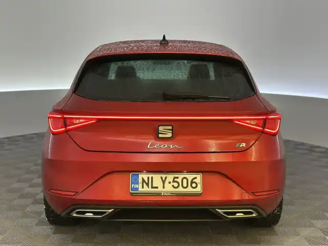 Punainen Viistoperä, Seat Leon – NLY-506