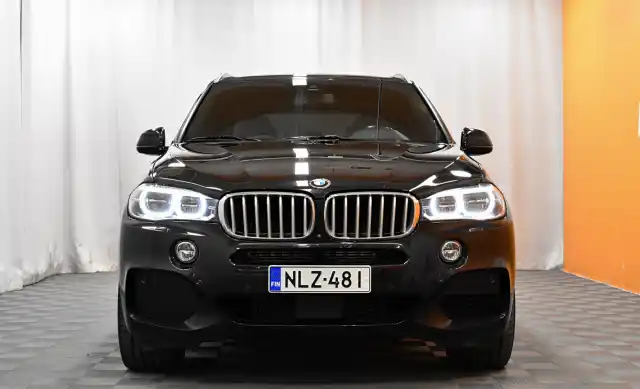 Musta Maastoauto, BMW X5 – NLZ-481