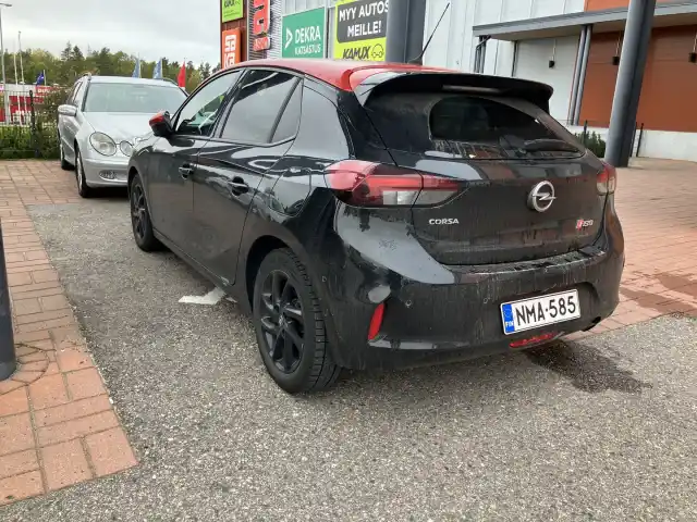 Musta Viistoperä, Opel Corsa – NMA-585