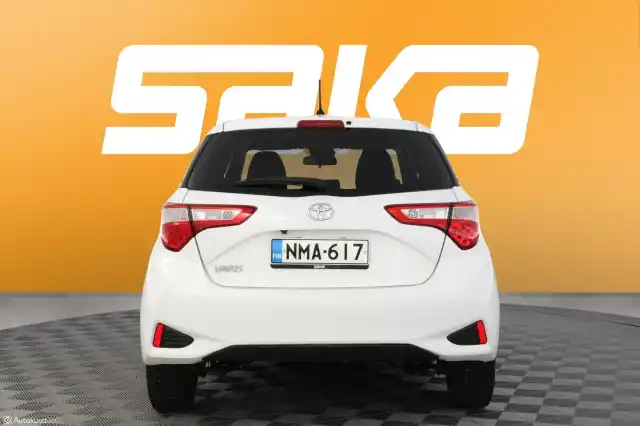 Valkoinen Viistoperä, Toyota Yaris – NMA-617