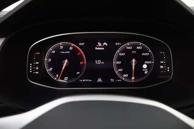 Valkoinen Maastoauto, Seat Ateca – NMB-119