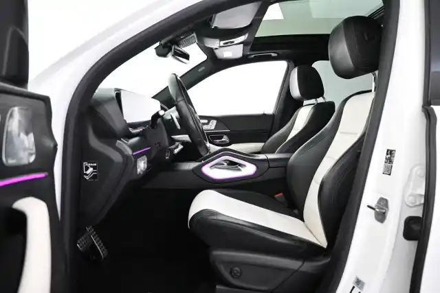 Valkoinen Maastoauto, Mercedes-Benz GLE – NMB-548