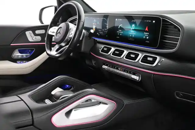Valkoinen Maastoauto, Mercedes-Benz GLE – NMB-548