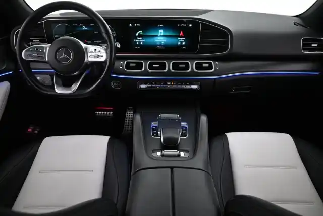 Valkoinen Maastoauto, Mercedes-Benz GLE – NMB-548