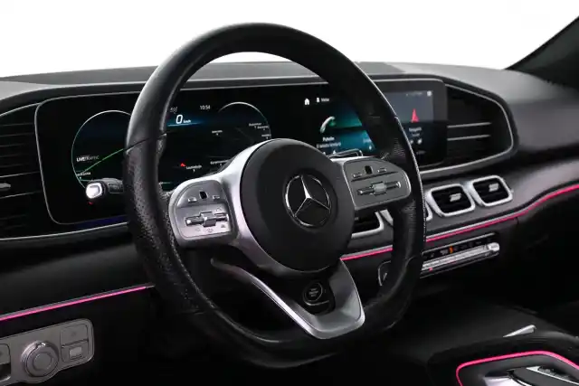 Valkoinen Maastoauto, Mercedes-Benz GLE – NMB-548