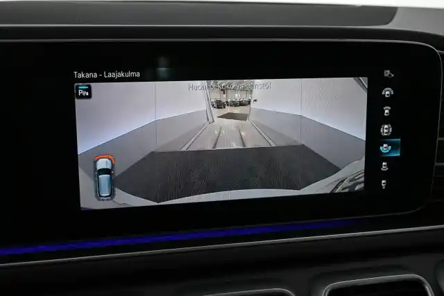Valkoinen Maastoauto, Mercedes-Benz GLE – NMB-548