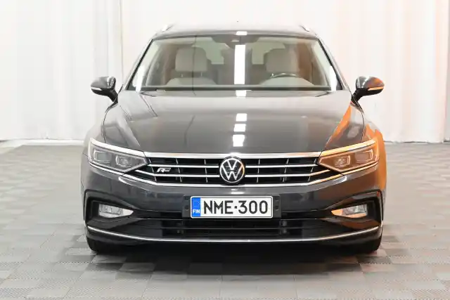 Harmaa Farmari, Volkswagen Passat – NME-300