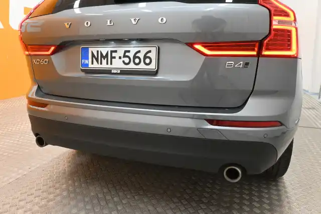 Harmaa Maastoauto, Volvo XC60 – NMF-566