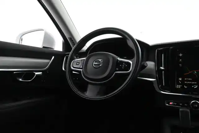 Valkoinen Farmari, Volvo V90 – NMF-918