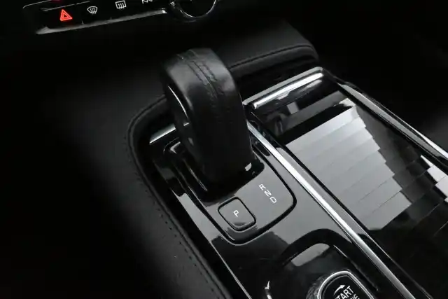Valkoinen Farmari, Volvo V90 – NMF-918