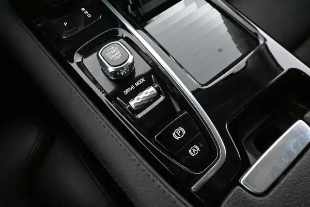 Valkoinen Farmari, Volvo V90 – NMF-918