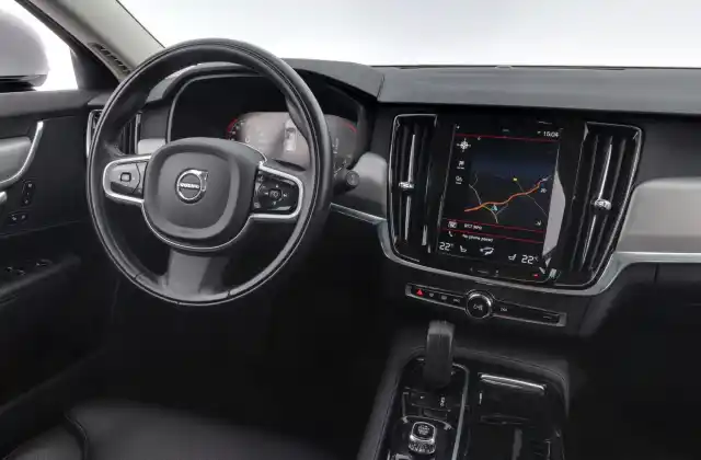 Valkoinen Farmari, Volvo V90 – NMF-918