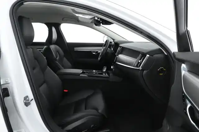 Valkoinen Farmari, Volvo V90 – NMF-918