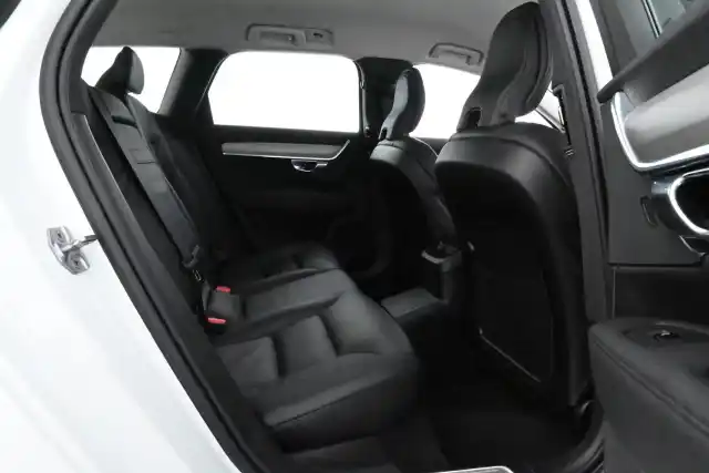 Valkoinen Farmari, Volvo V90 – NMF-918