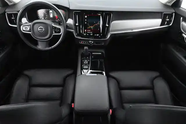 Valkoinen Farmari, Volvo V90 – NMF-918