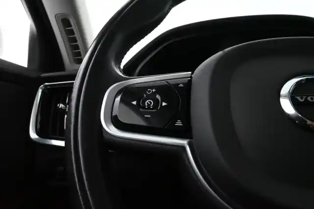 Valkoinen Farmari, Volvo V90 – NMF-918
