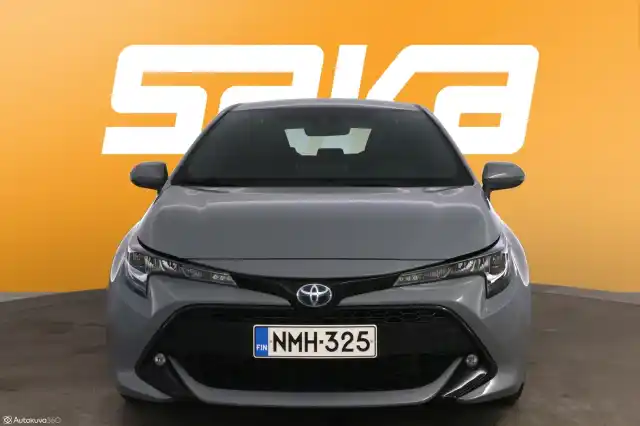 Harmaa Viistoperä, Toyota Corolla – NMH-325