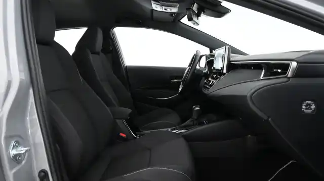 Harmaa Viistoperä, Toyota Corolla – NMH-325