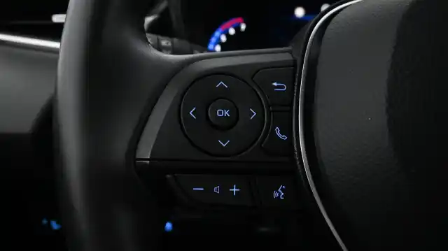 Harmaa Viistoperä, Toyota Corolla – NMH-325