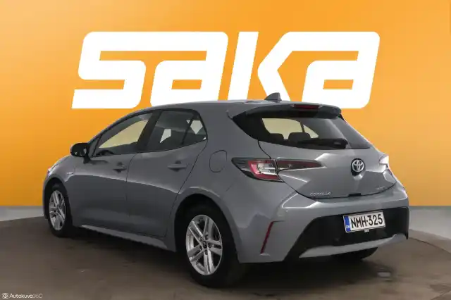 Harmaa Viistoperä, Toyota Corolla – NMH-325