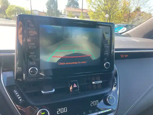 Harmaa Viistoperä, Toyota Corolla – NMH-325