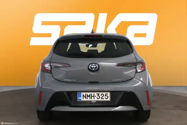 Harmaa Viistoperä, Toyota Corolla – NMH-325