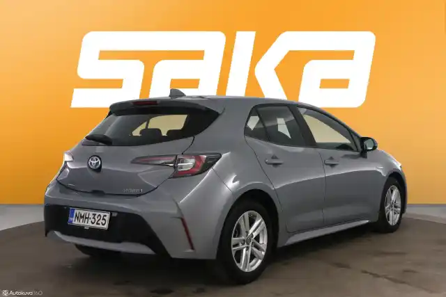 Harmaa Viistoperä, Toyota Corolla – NMH-325
