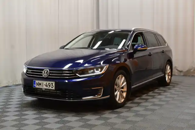 Sininen Farmari, Volkswagen Passat – NMI-493