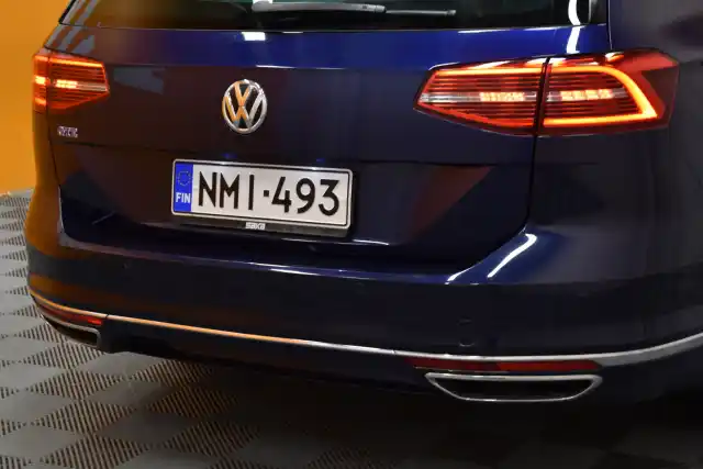 Sininen Farmari, Volkswagen Passat – NMI-493