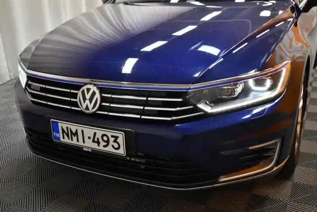 Sininen Farmari, Volkswagen Passat – NMI-493