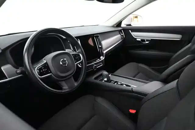 Valkoinen Farmari, Volvo V90 – NMI-912