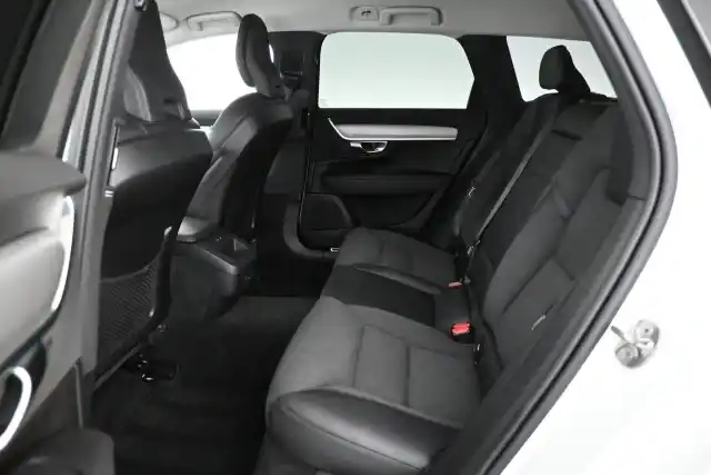 Valkoinen Farmari, Volvo V90 – NMI-912