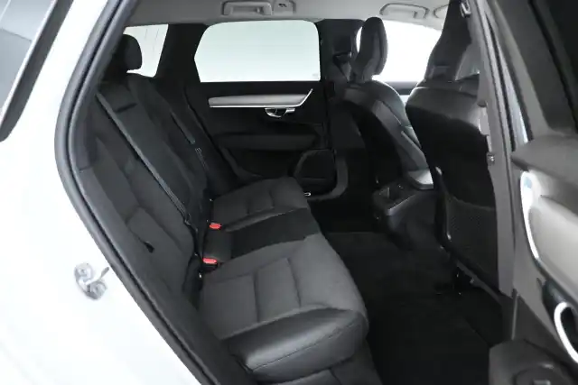 Valkoinen Farmari, Volvo V90 – NMI-912