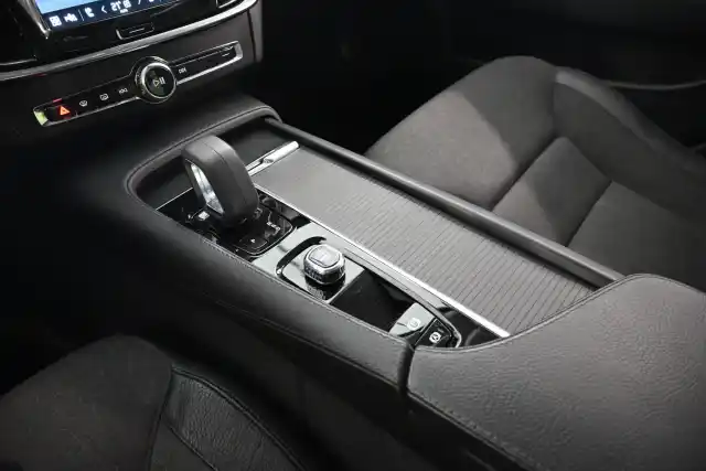 Valkoinen Farmari, Volvo V90 – NMI-912