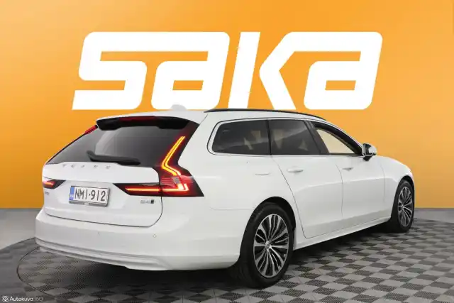 Valkoinen Farmari, Volvo V90 – NMI-912