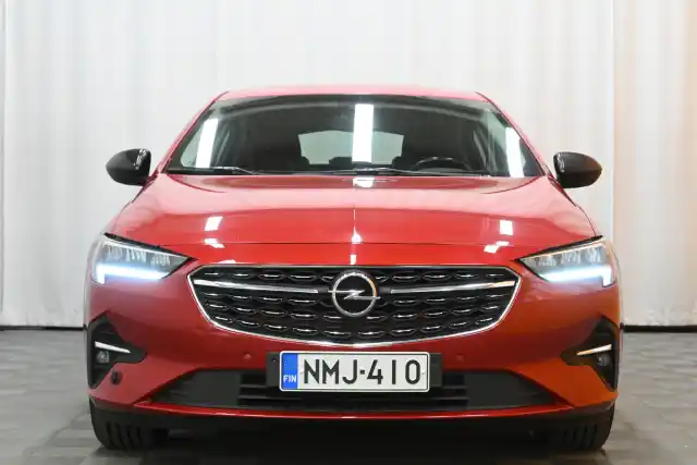 Punainen Viistoperä, Opel Insignia – NMJ-410