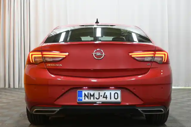 Punainen Viistoperä, Opel Insignia – NMJ-410