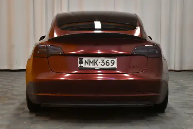 Valkoinen Sedan, Tesla Model 3 – NMK-369