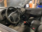 Valkoinen Avolava, Toyota Hilux – NMK-700, kuva 4